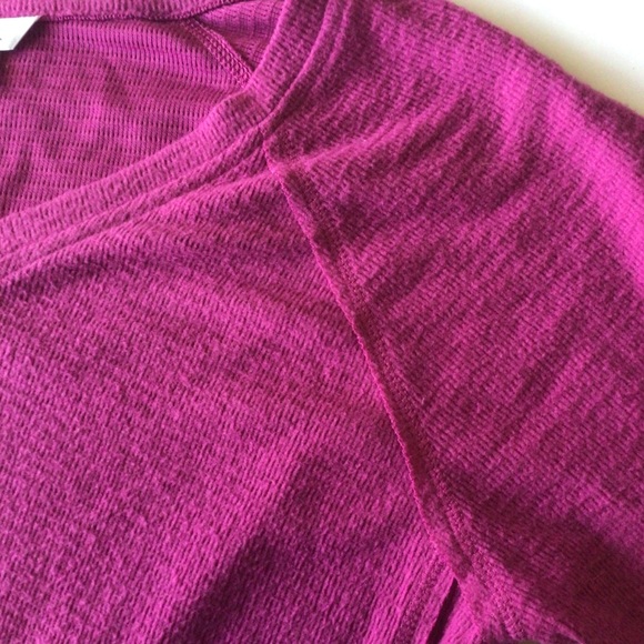 WILDFOX HALEY LONG SLEEVE V NECK PULLOVER TOP. SIZE LARGE - Picture 15 of 15